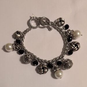 T.J. Maxx Silver Tone Charm Bracelet w/ Faux Pearls & Black Beads Toggle Clasp